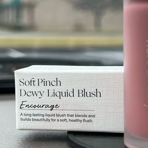 Rare Beauty Encourage Soft Pinch Liquid Blush - Picture 11 of 14